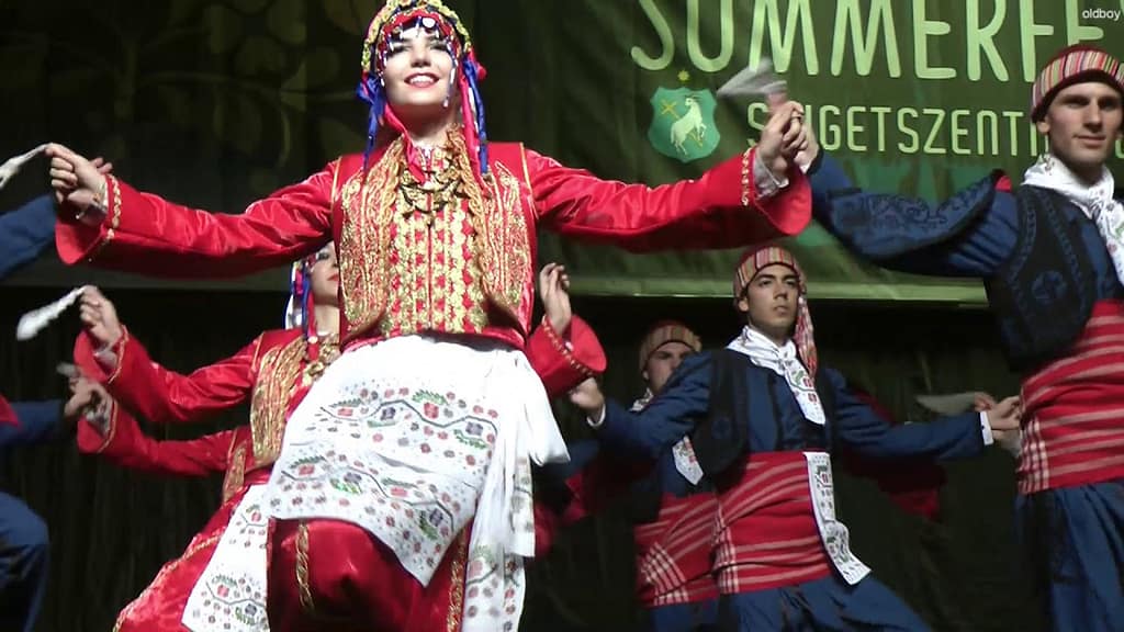 Hora Hangi Yöreye Aittir? Hora Oyunu Hangi İle Aittir ve Nerede Oynanır? hora oyunu