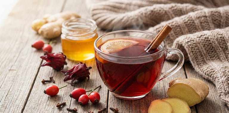 İlaç Gibi Geliyor! 2026 Kışında Hastalıkları Kapıdan Kovan “Mucize Çay”: Tek Bir Yudumu Bile Yetiyor Gemini Generated Image de557lde557lde55 1 scaled