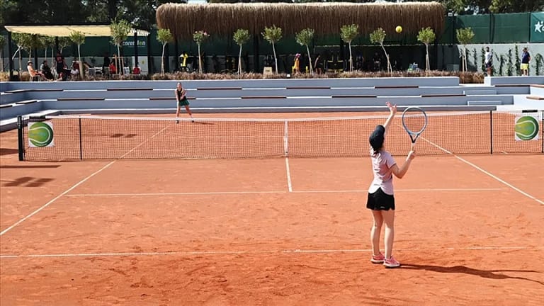 Tenis Kortu Ölçüleri: Tenis Kortlarının Boyutları Nedir? Tenis Kortu Ölçüleri: Tenis Kortlarının Boyutları Nedir?