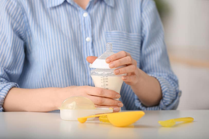 Mama Yapıldıktan Sonra Ne Kadar Bekler? Bebek Maması Yapıldıktan Sonra Ne Kadar Bekler? bebek mamasi